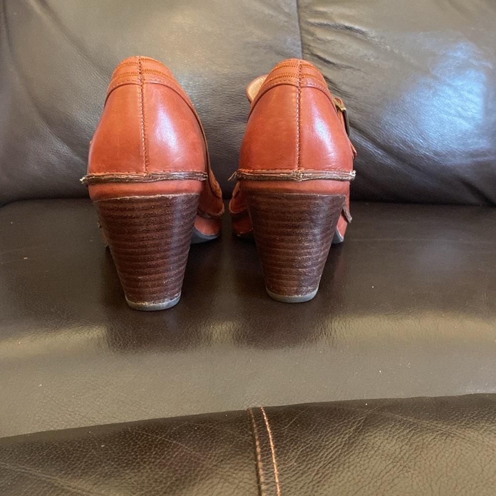 Shoes - Picture 5 of 11
